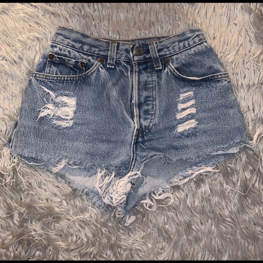 Vintage Levi high waisted jean shorts
